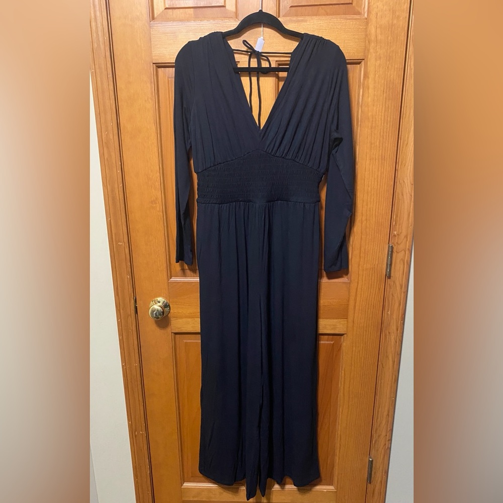 NWT Waist-Defined V-Neck Jumpsuit - Picture 3 of 3